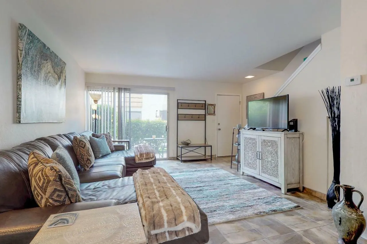 2 Bed 2 Bath Vacation Home In Scottsdale